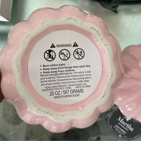 New Martha Stewart Ceramic PINK Pumpkin Candle 20 oz. White Pumpkin scent - Picture 6 of 7